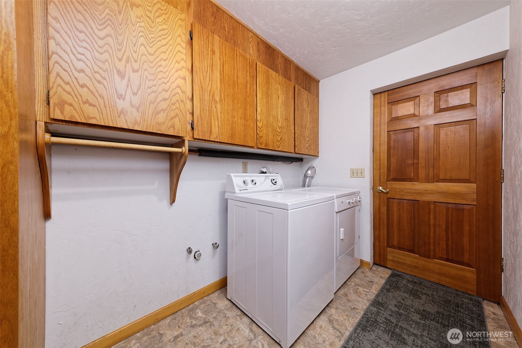 6041 E Agate Road , Shelton, WA 98584