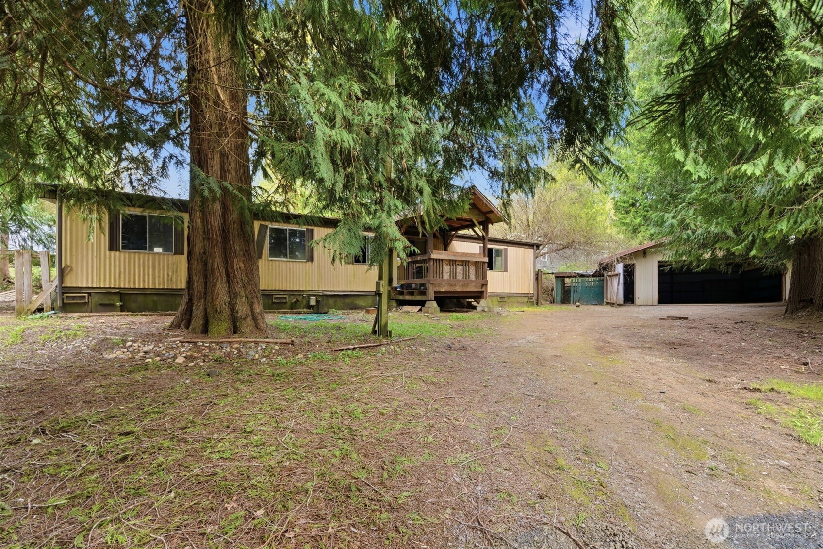 180 E Hillcrest Drive , Shelton, WA 98584