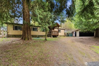 180 E Hillcrest Drive , Shelton, WA 98584
