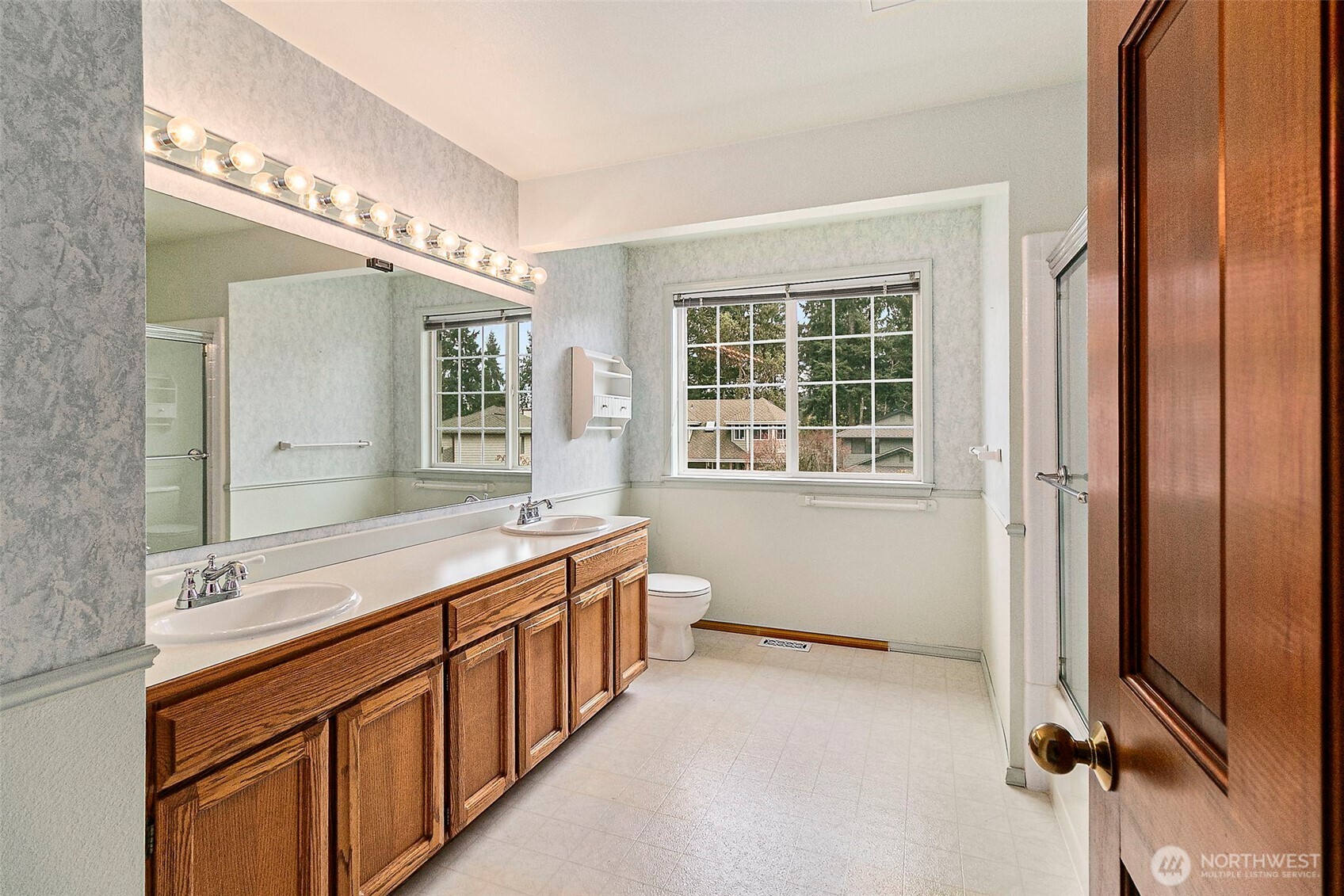 32427 11th Avenue SW, Federal Way, WA 98023-4909