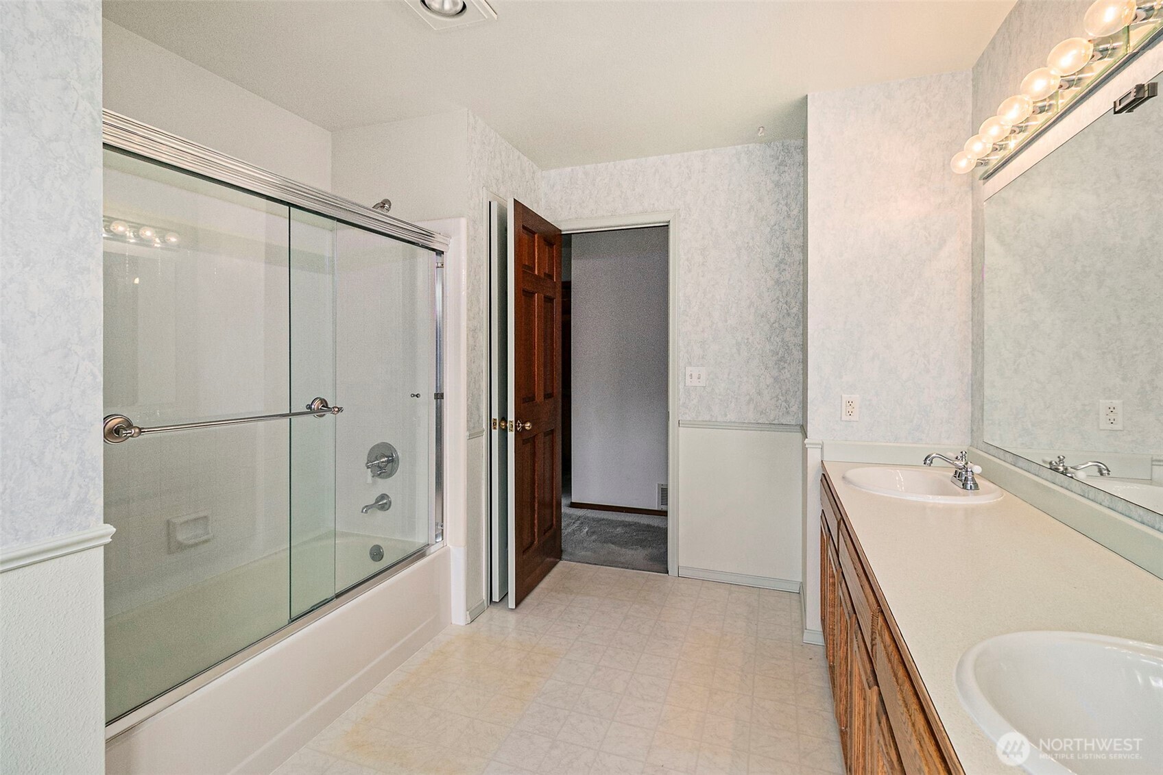 32427 11th Avenue SW, Federal Way, WA 98023-4909