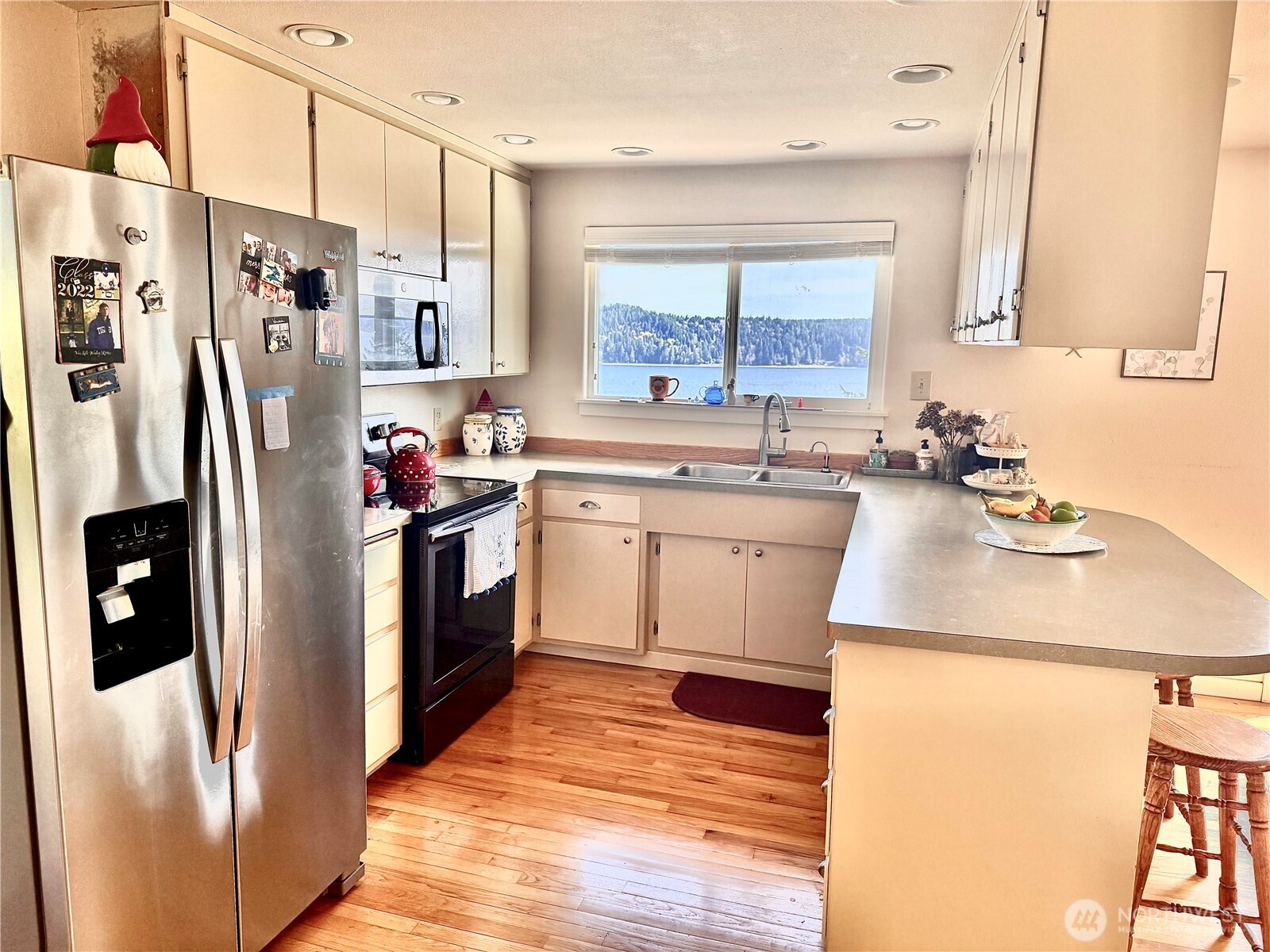 191 N North Hill Road , Hoodsport, WA 98548