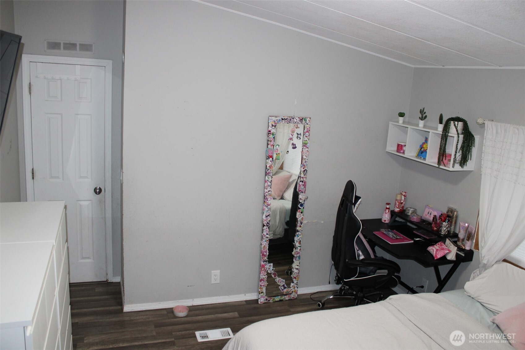 415 Lakeview #B1, Lynnwood, WA 98087