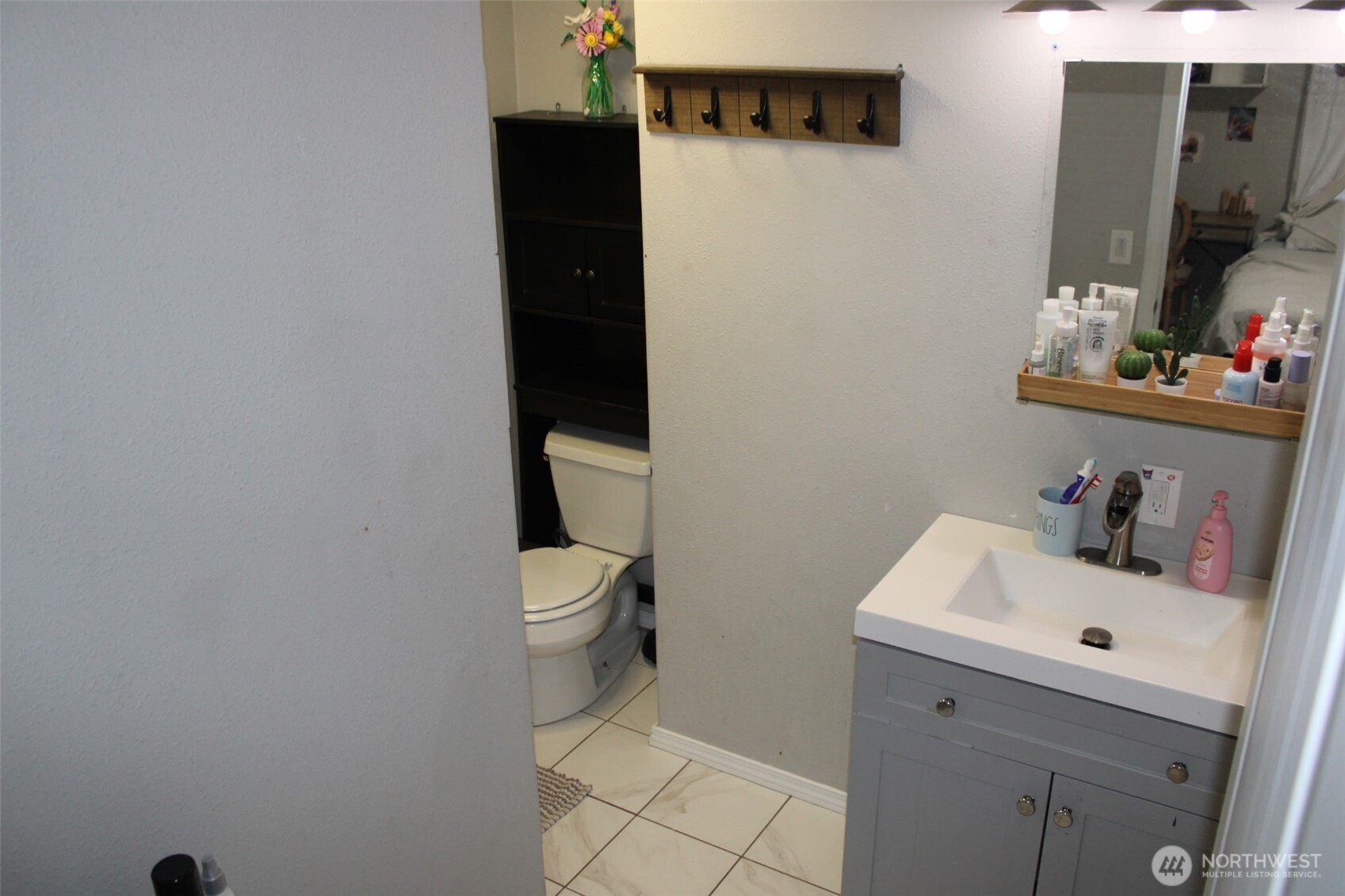 415 Lakeview #B1, Lynnwood, WA 98087