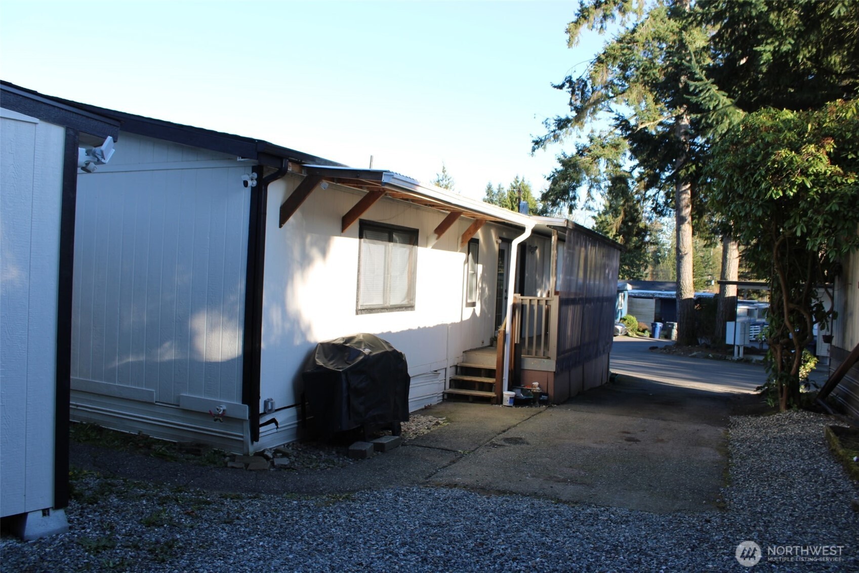 415 Lakeview #B1, Lynnwood, WA 98087