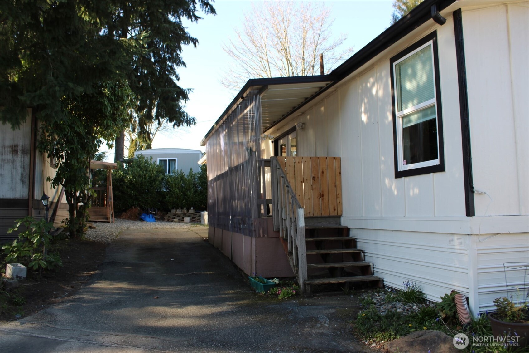 415 Lakeview #B1, Lynnwood, WA 98087