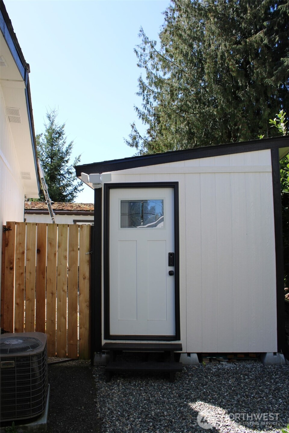 415 Lakeview #B1, Lynnwood, WA 98087