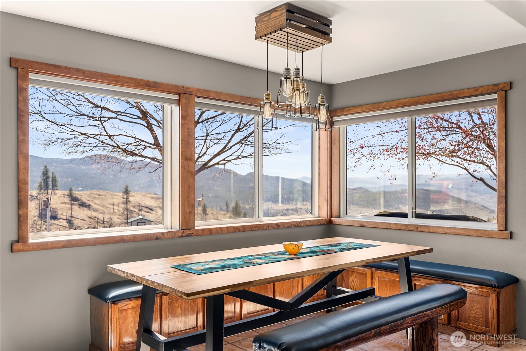 30 Tamarack Trail , Oroville, WA 98844
