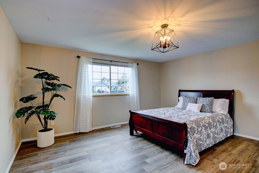 2416 N 25th Place , Mount Vernon, WA 98273
