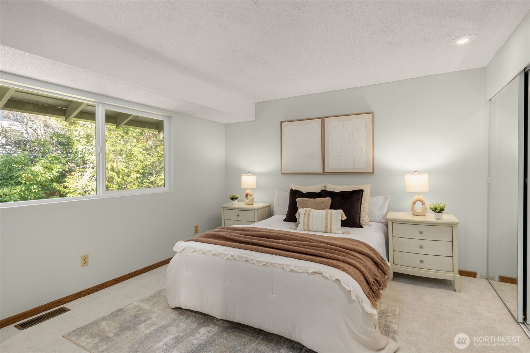 243 169th Avenue NE, Bellevue, WA 98008