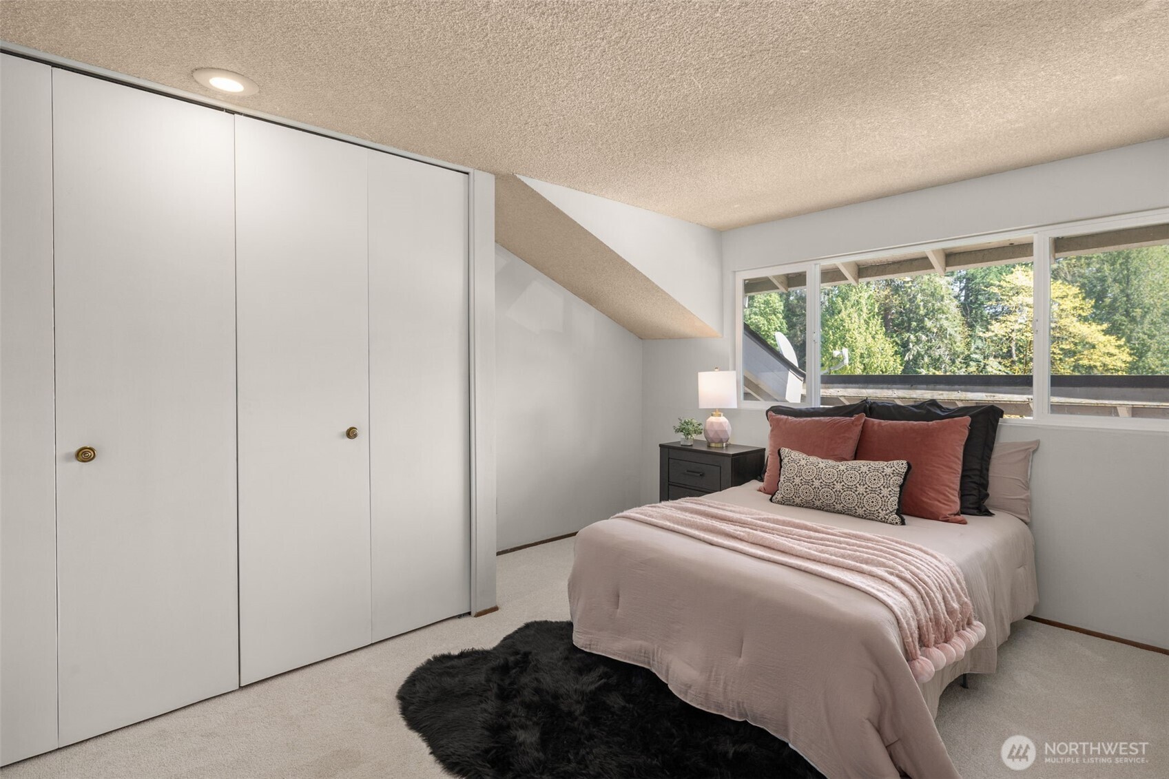243 169th Avenue NE, Bellevue, WA 98008