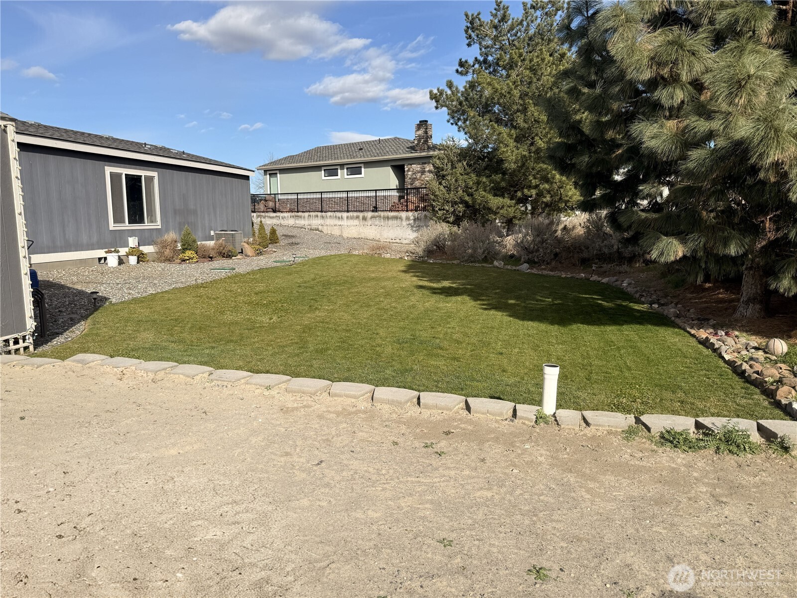 401 Peachtree Place SW, Mattawa, WA 99349