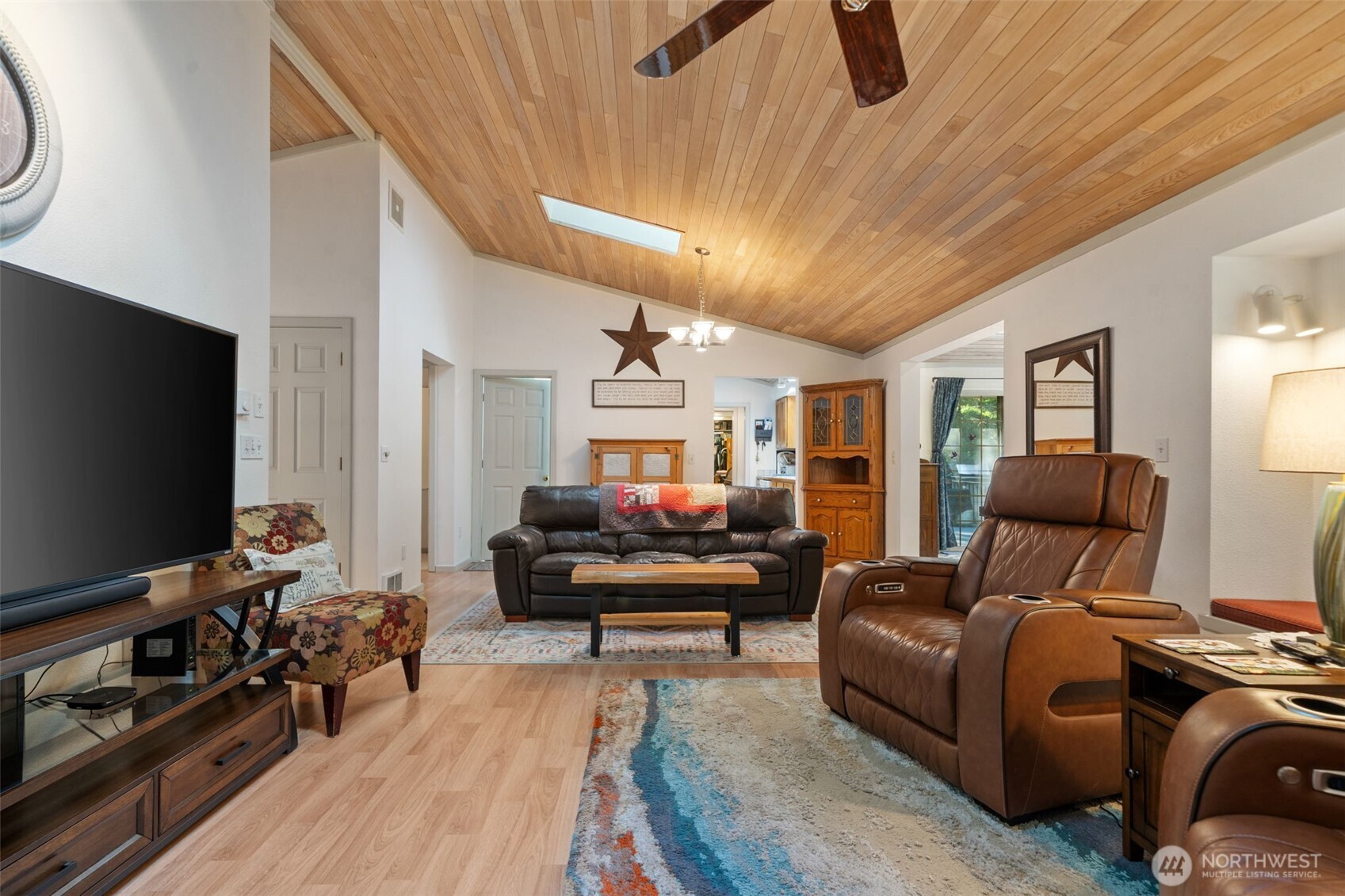 662 E Portage Road , Shelton, WA 98584