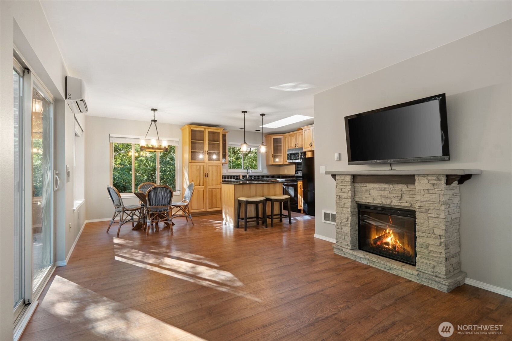 145 E Barnacle Boulevard , Shelton, WA 98584