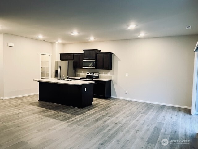 18702 108th Avenue E, Puyallup, WA 98374