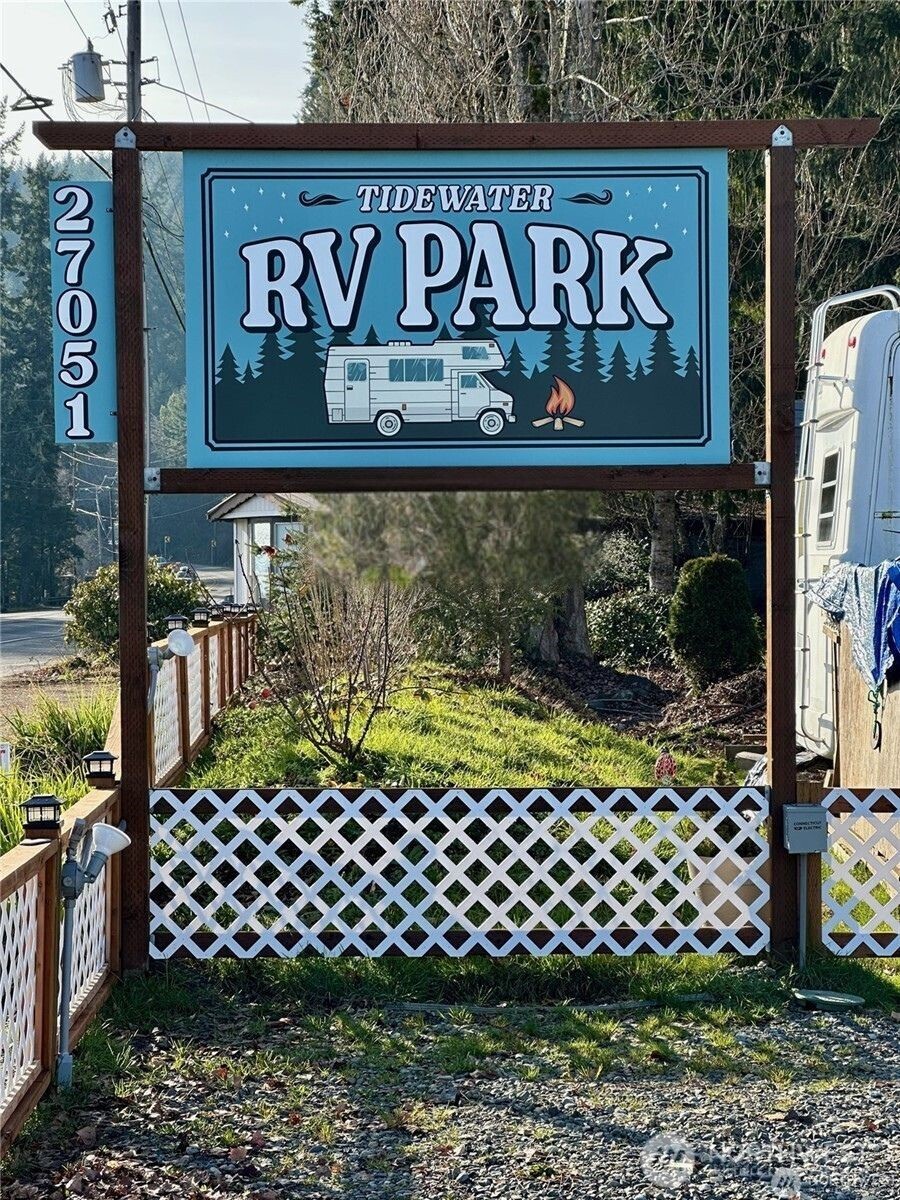 27051 N US Highway 101 #1, Hoodsport, WA 98548
