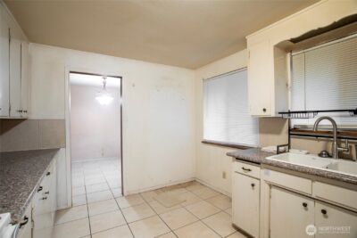 1620 E Columbia Avenue , Tacoma, WA 98404 - Photo 11