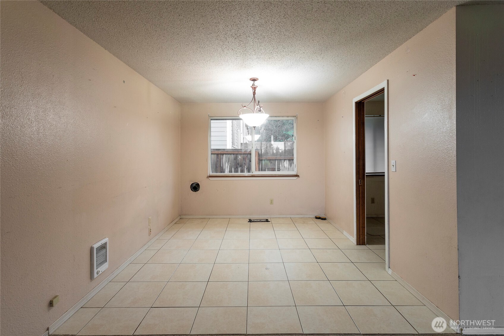 1620 E Columbia Avenue , Tacoma, WA 98404