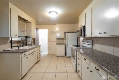 1620 E Columbia Avenue , Tacoma, WA 98404 - Photo 6