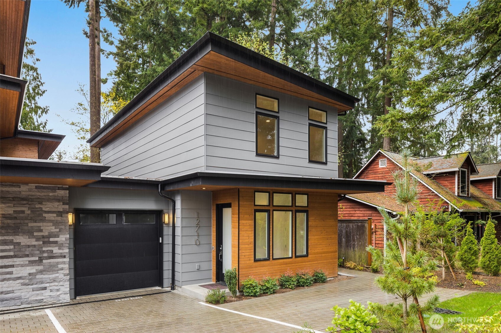 12710 NE 72nd Street , Kirkland, WA 98033