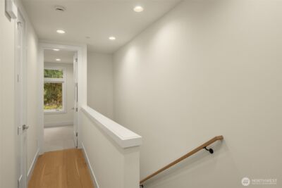 12710 NE 72nd Street , Kirkland, WA 98033 - Photo 31