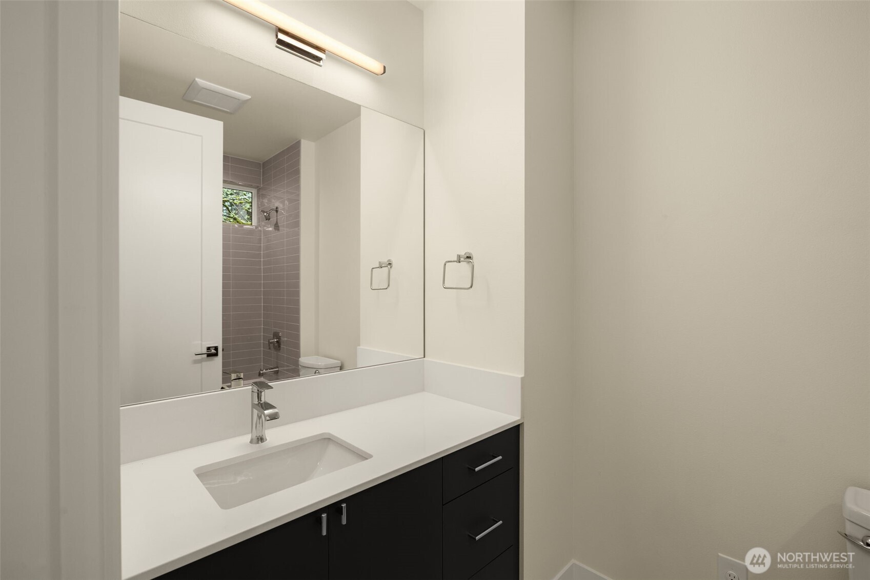12710 NE 72nd Street , Kirkland, WA 98033