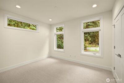 12710 NE 72nd Street , Kirkland, WA 98033 - Photo 32