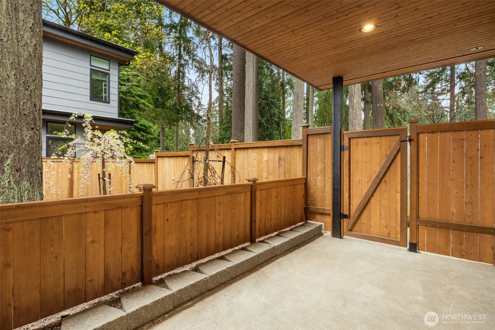 12710 NE 72nd Street , Kirkland, WA 98033