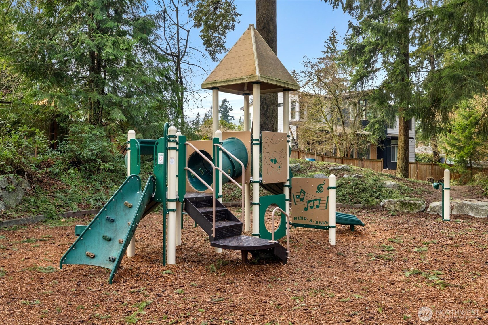 12710 NE 72nd Street , Kirkland, WA 98033
