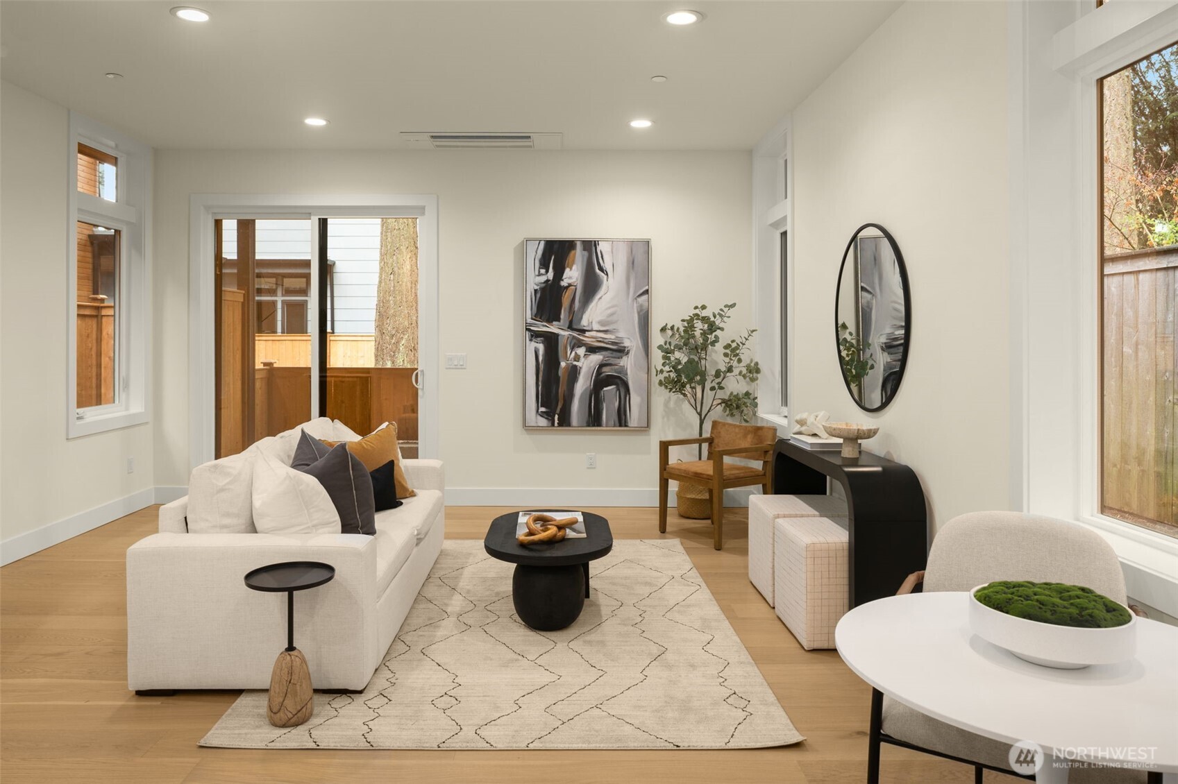 12710 NE 72nd Street , Kirkland, WA 98033