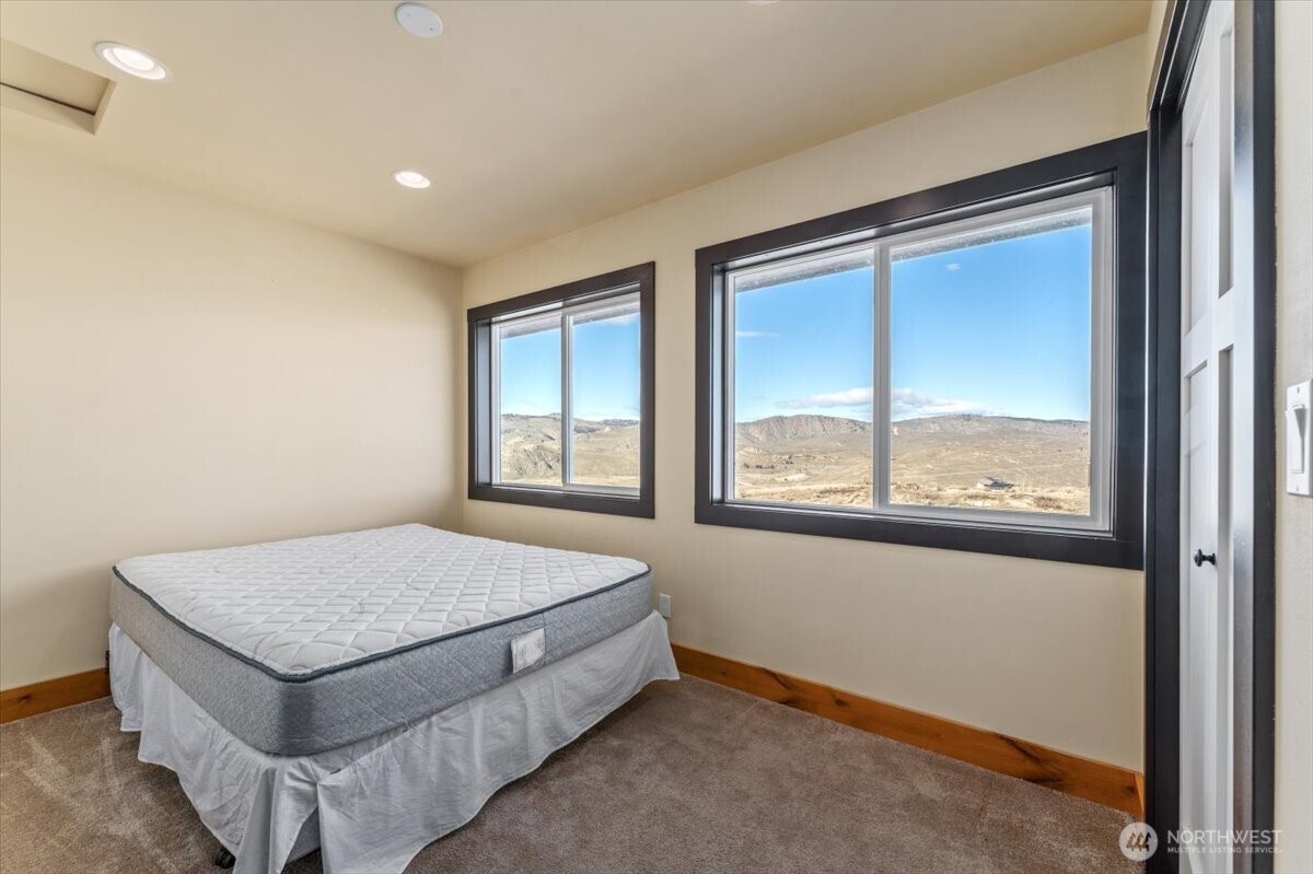 420 Plata Road , Brewster, WA 98812
