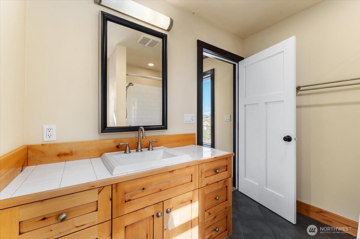 420 Plata Road , Brewster, WA 98812