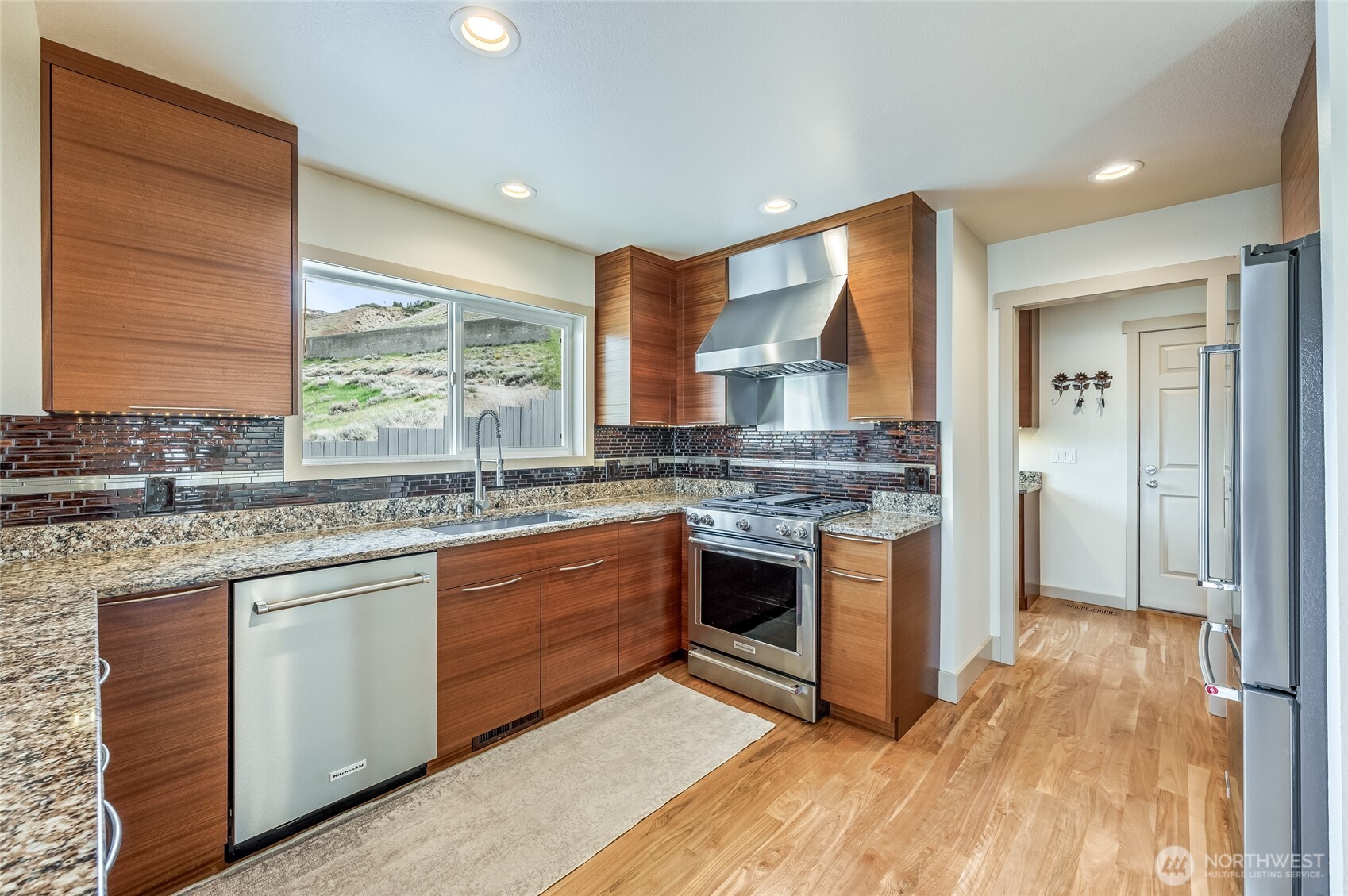 521 23rd Street NE, East Wenatchee, WA 98802