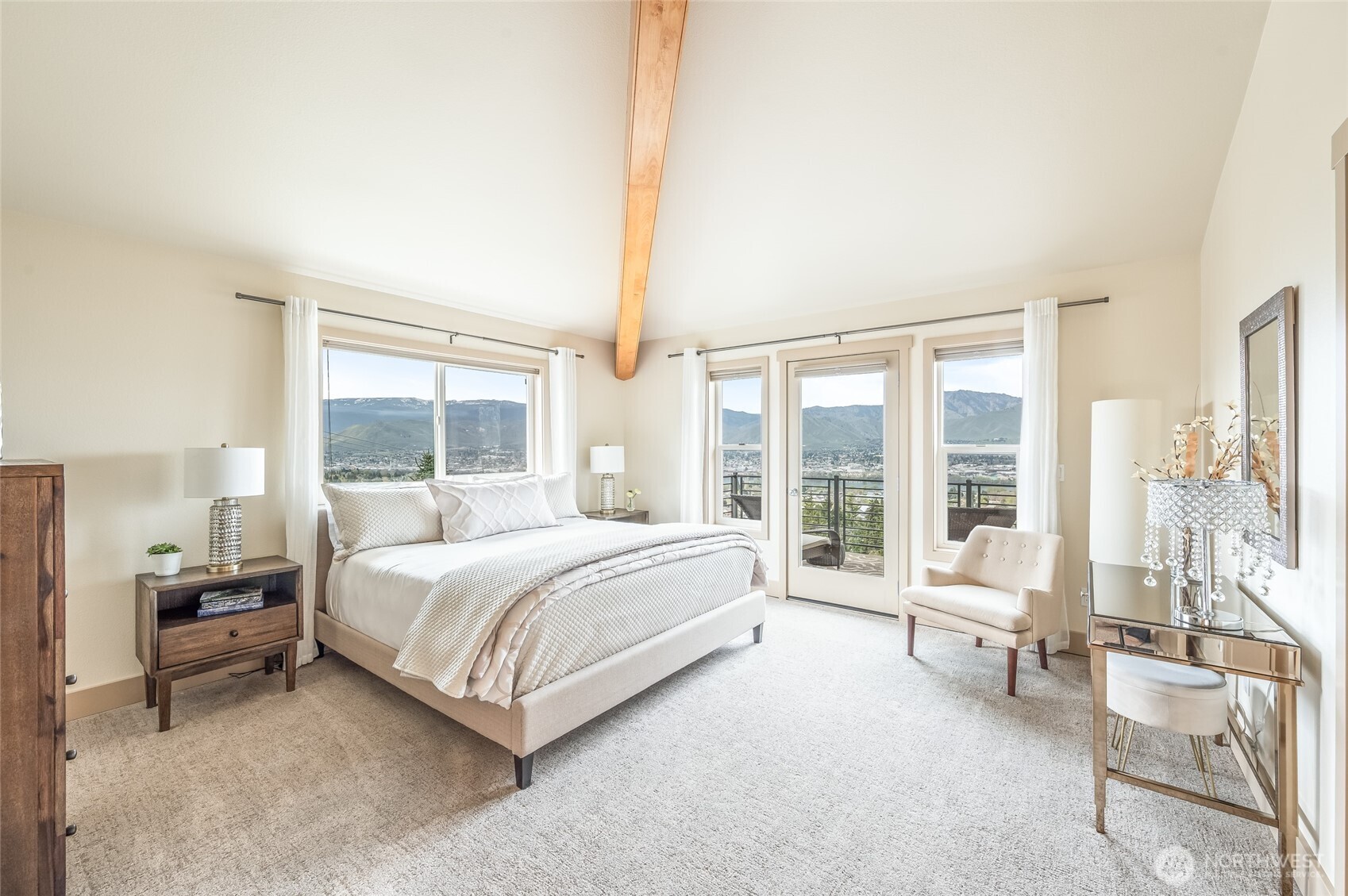 521 23rd Street NE, East Wenatchee, WA 98802