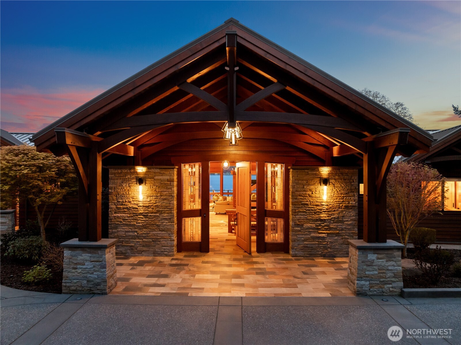 560 E Cronquist Road , Allyn, WA 98524