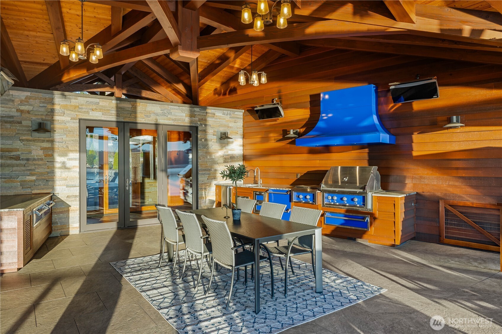 560 E Cronquist Road , Allyn, WA 98524