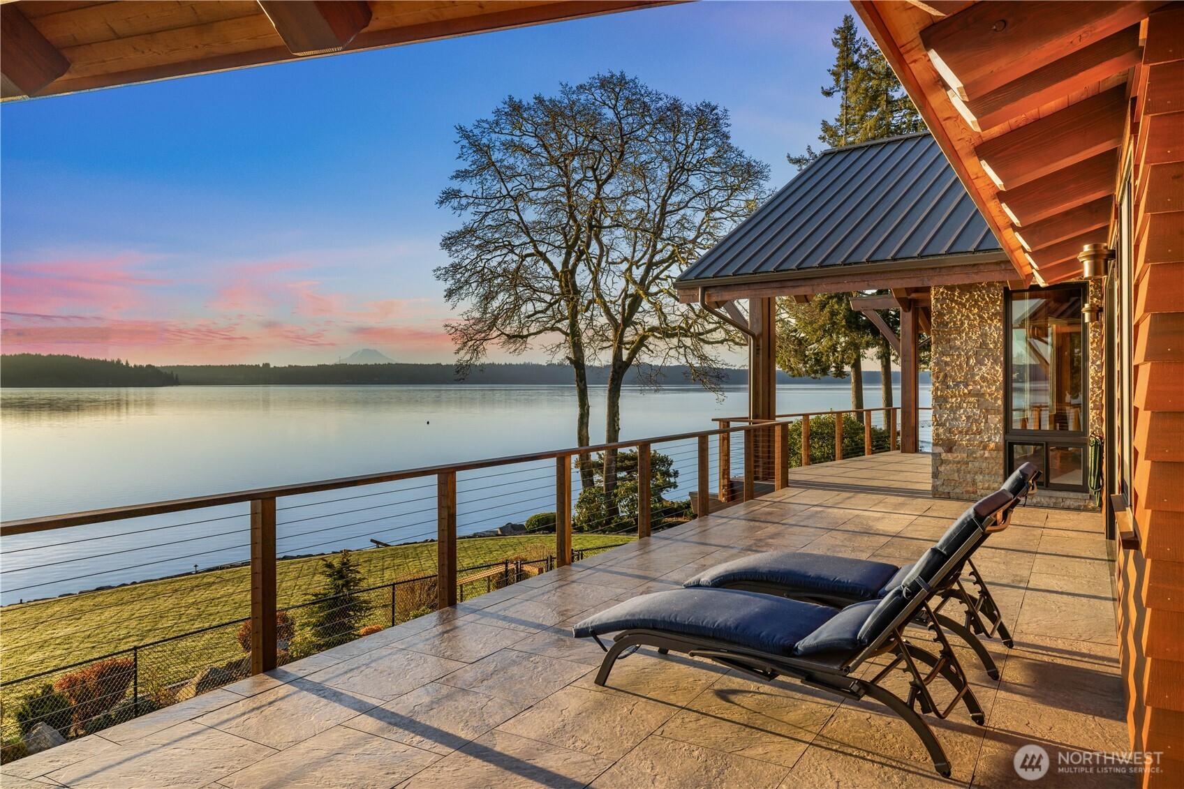 560 E Cronquist Road , Allyn, WA 98524