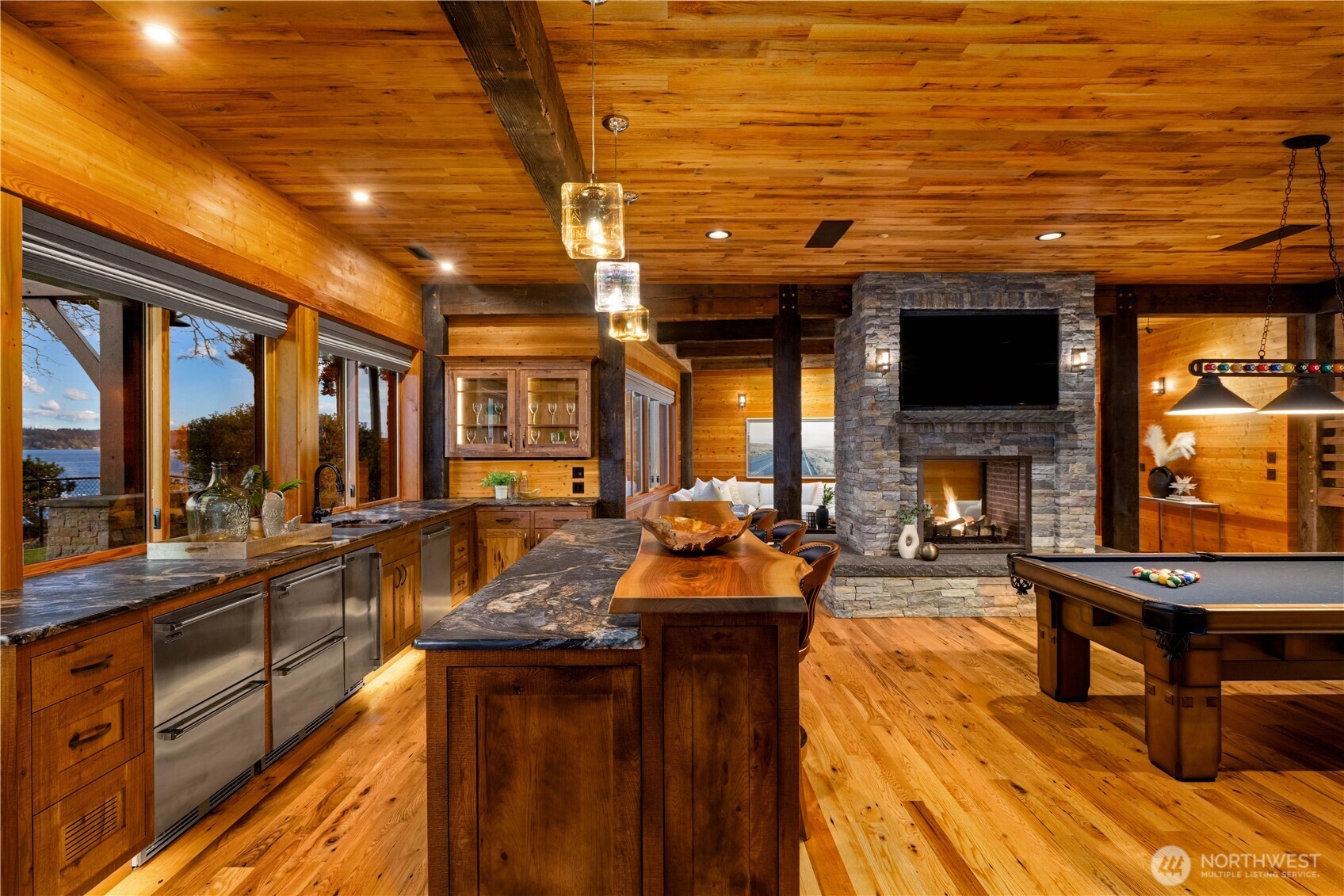 560 E Cronquist Road , Allyn, WA 98524