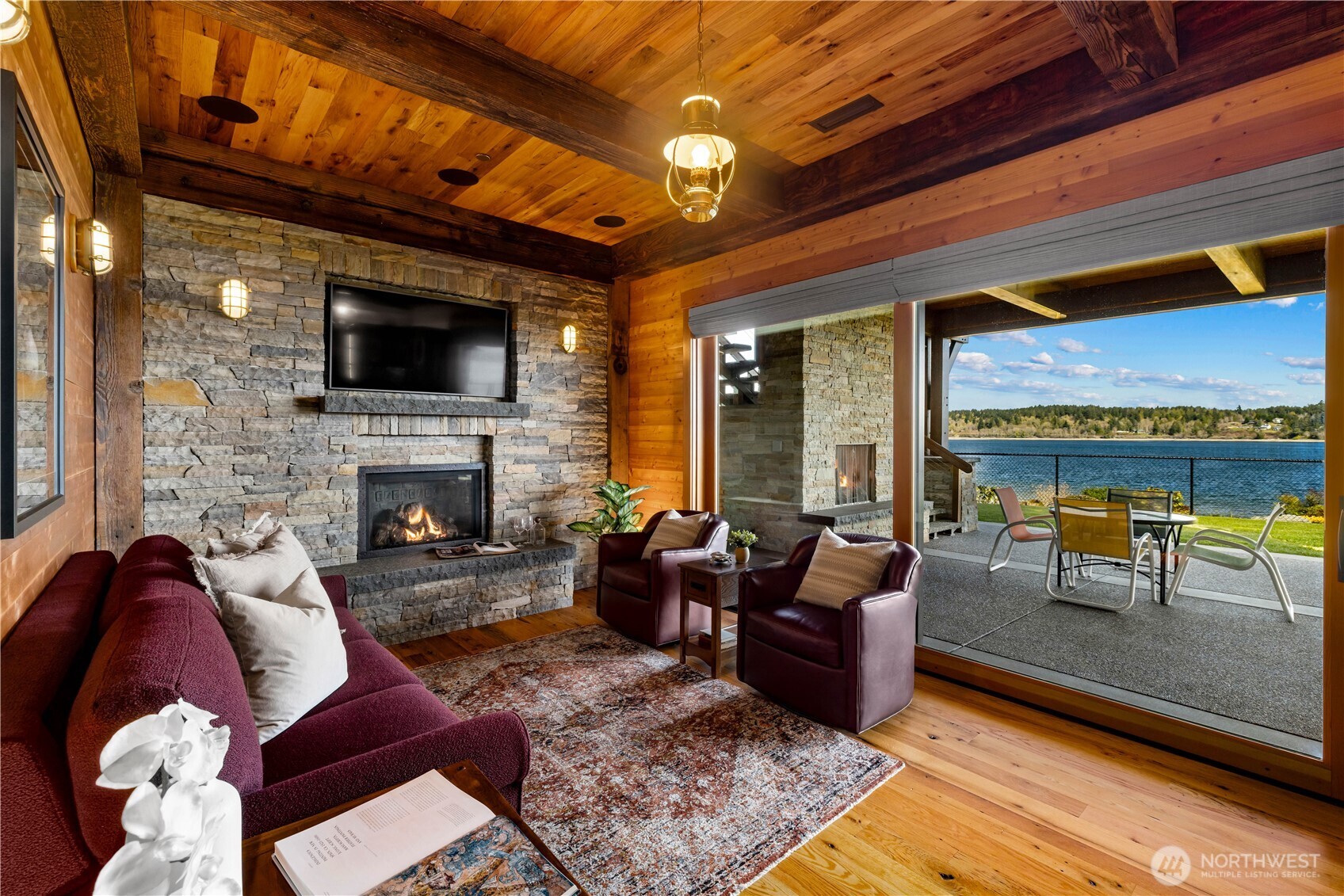 560 E Cronquist Road , Allyn, WA 98524