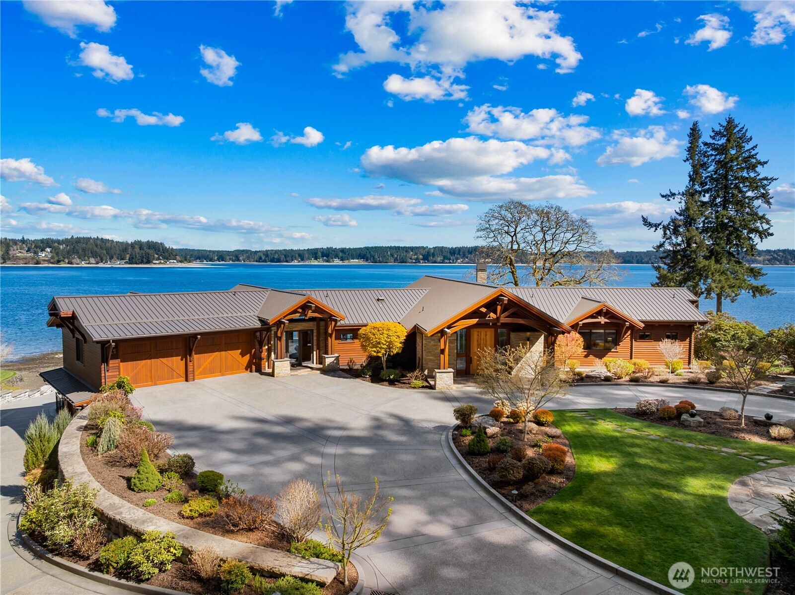 560 E Cronquist Road , Allyn, WA 98524