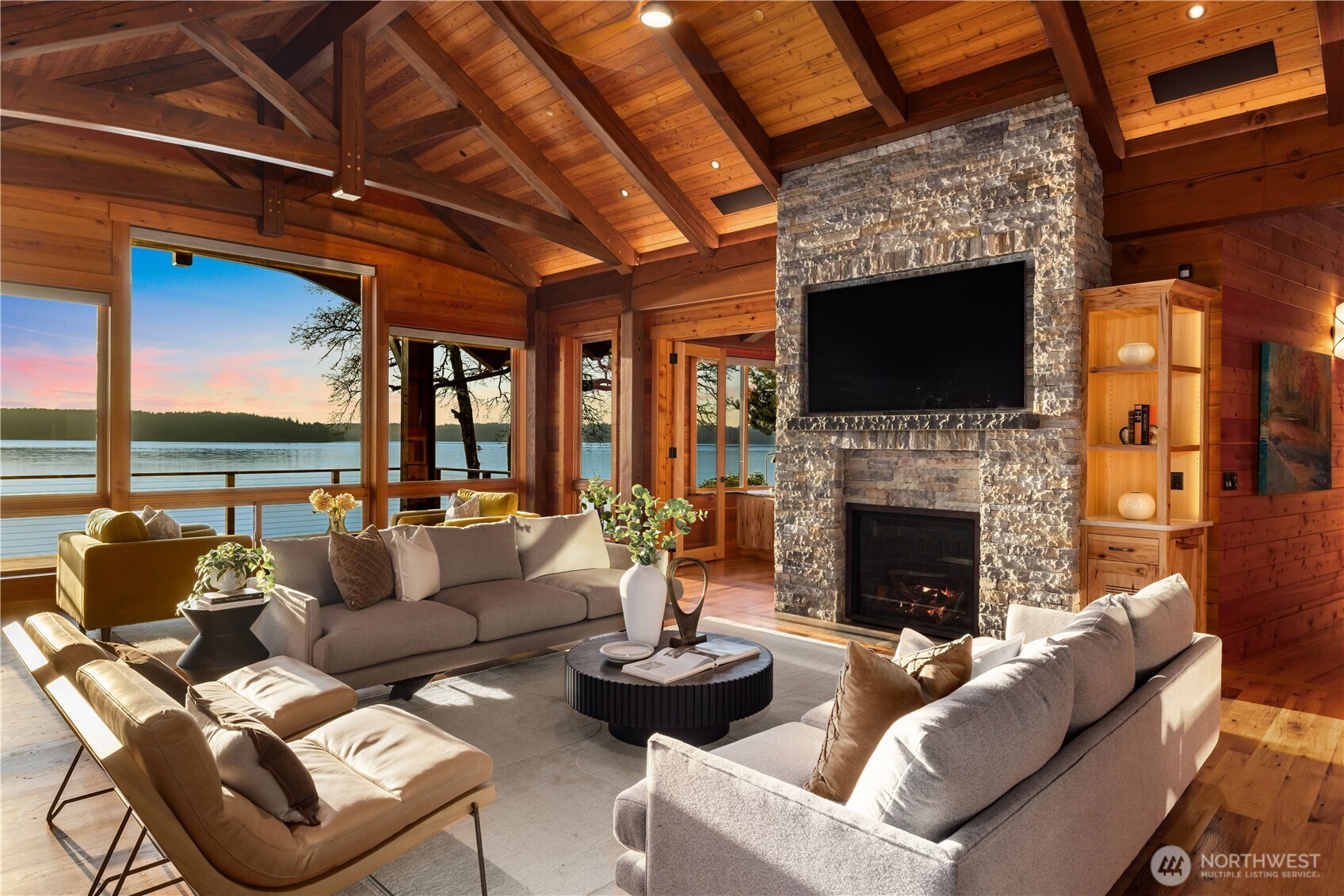 560 E Cronquist Road , Allyn, WA 98524