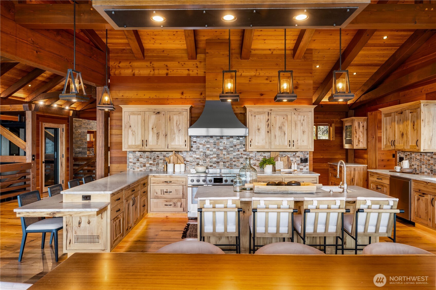 560 E Cronquist Road , Allyn, WA 98524