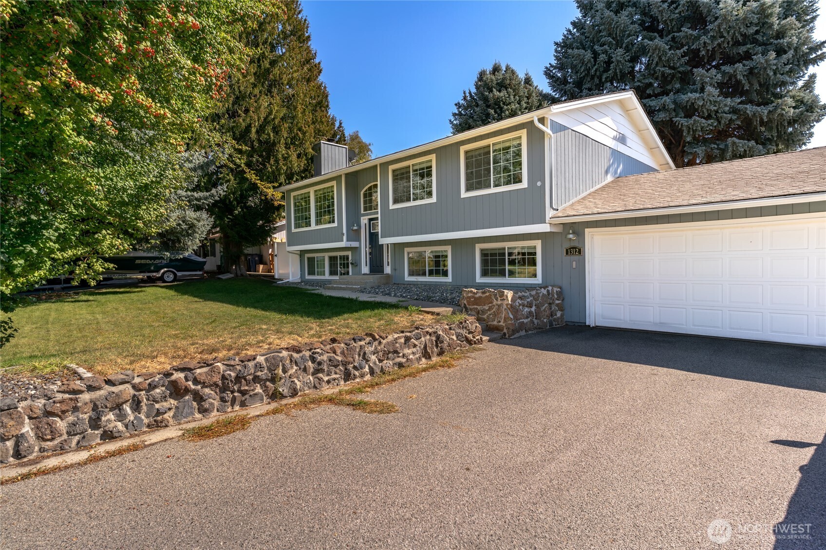 1312 Bel Air Drive , East Wenatchee, WA 98802