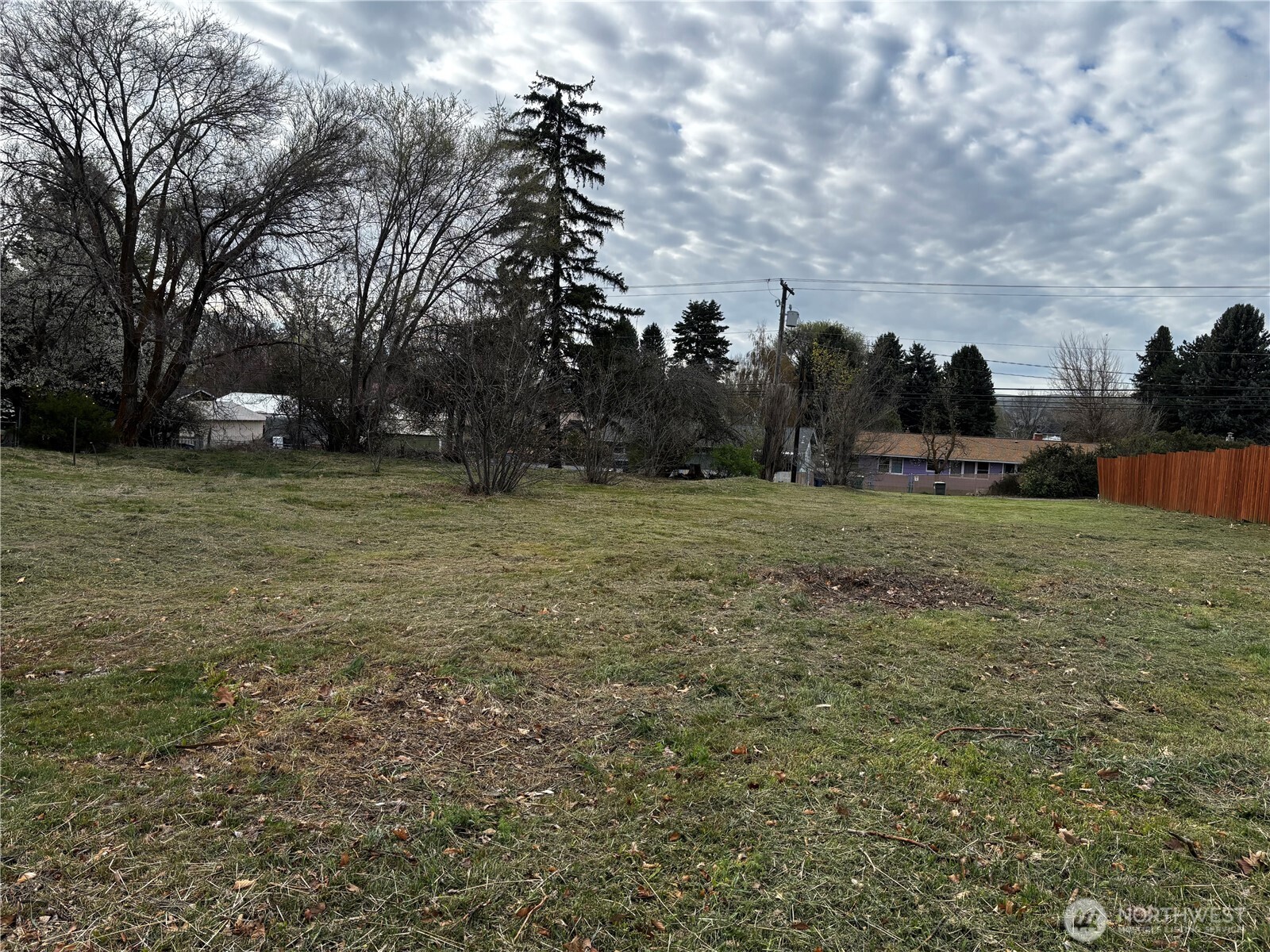 1106 E 2nd Avenue , Ellensburg, WA 98926