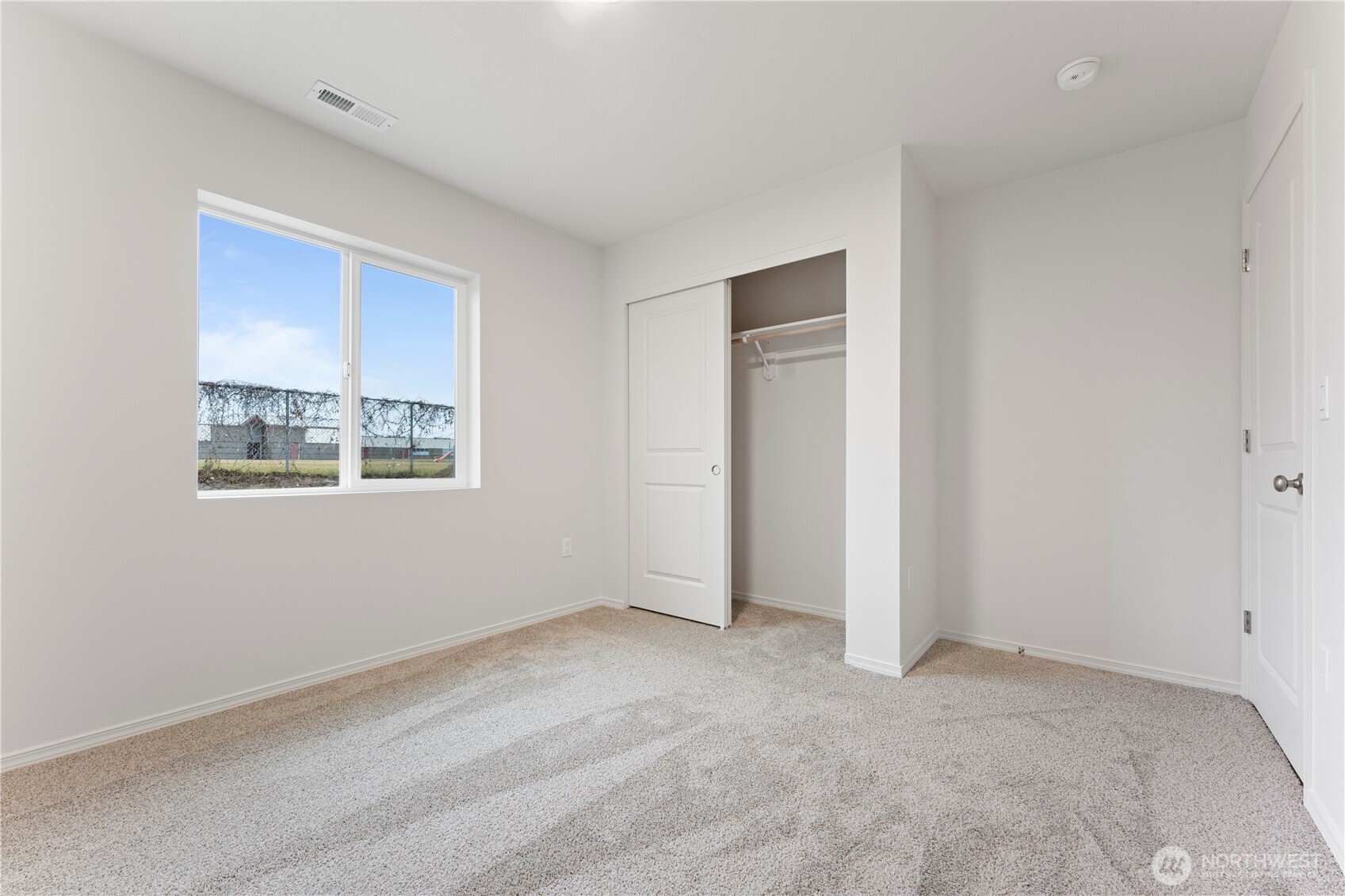 102 Poplar Street NE, Royal City, WA 99357