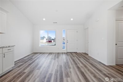 223 Poplar Street NE, Royal City, WA 99357 - Photo 2