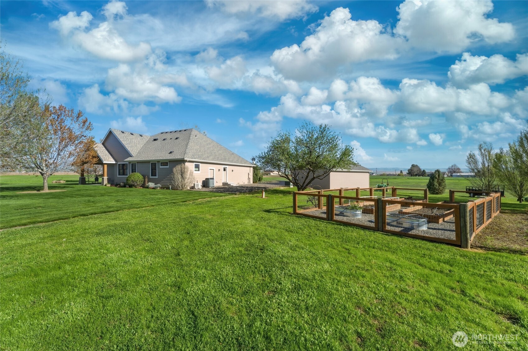 3926 Braden Road , Walla Walla, WA 99362