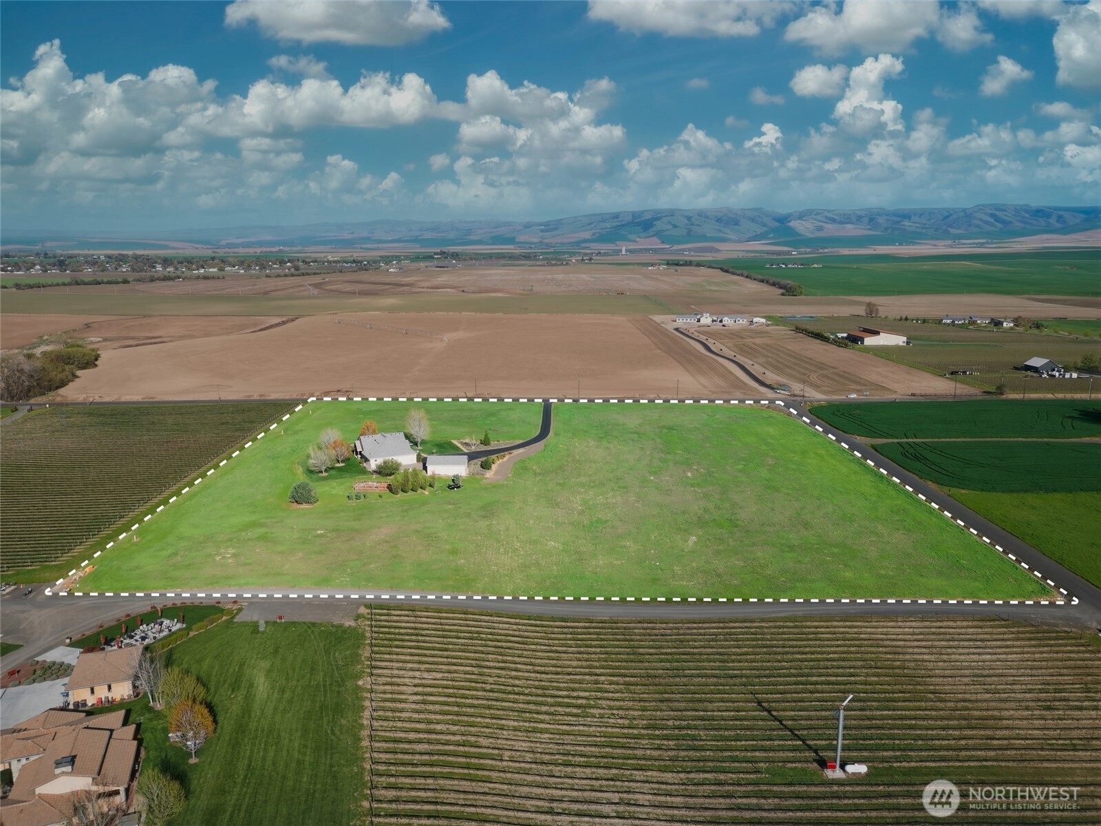 3926 Braden Road , Walla Walla, WA 99362