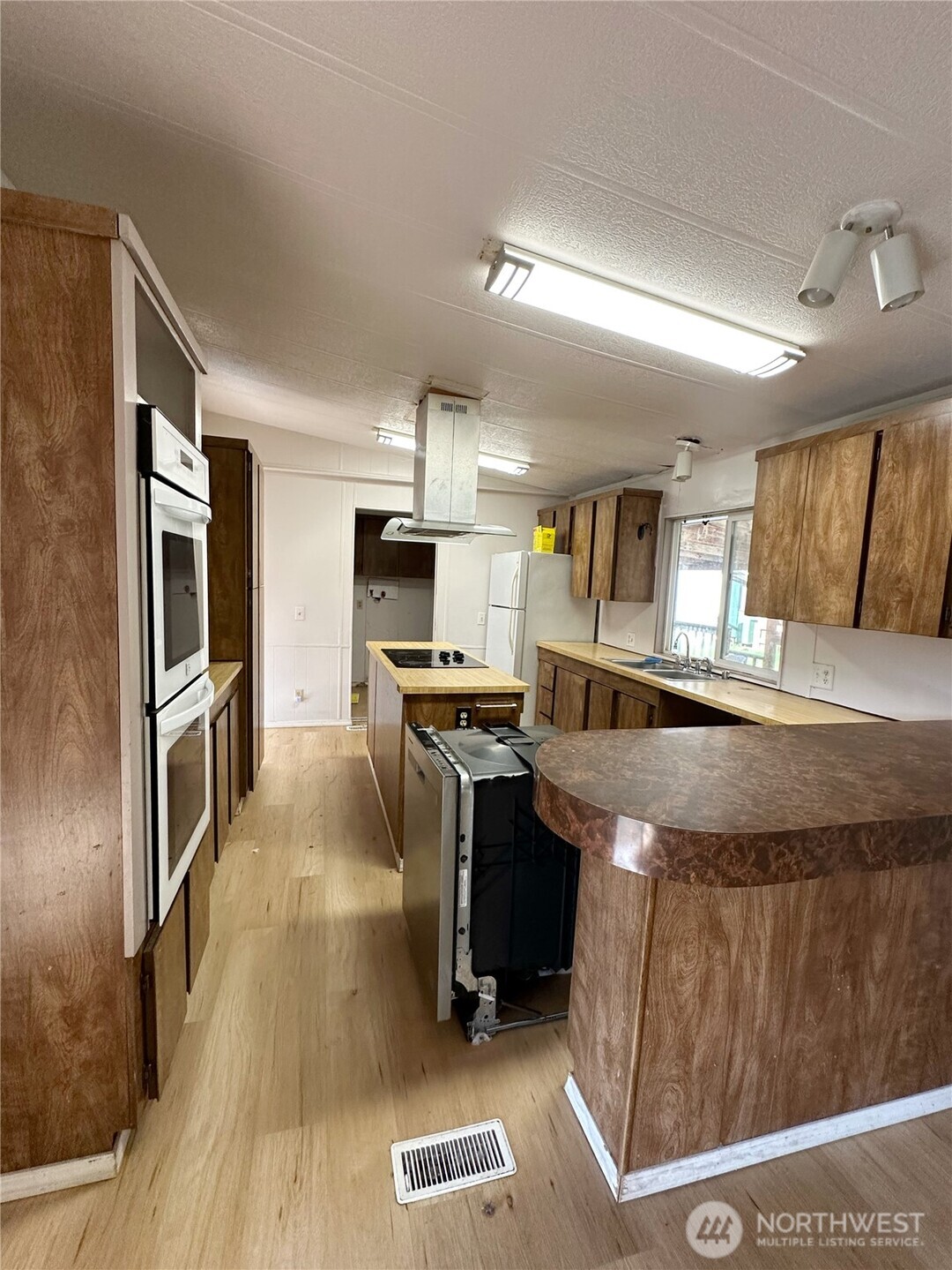 362 Elk Valley Road , Forks, WA 98331