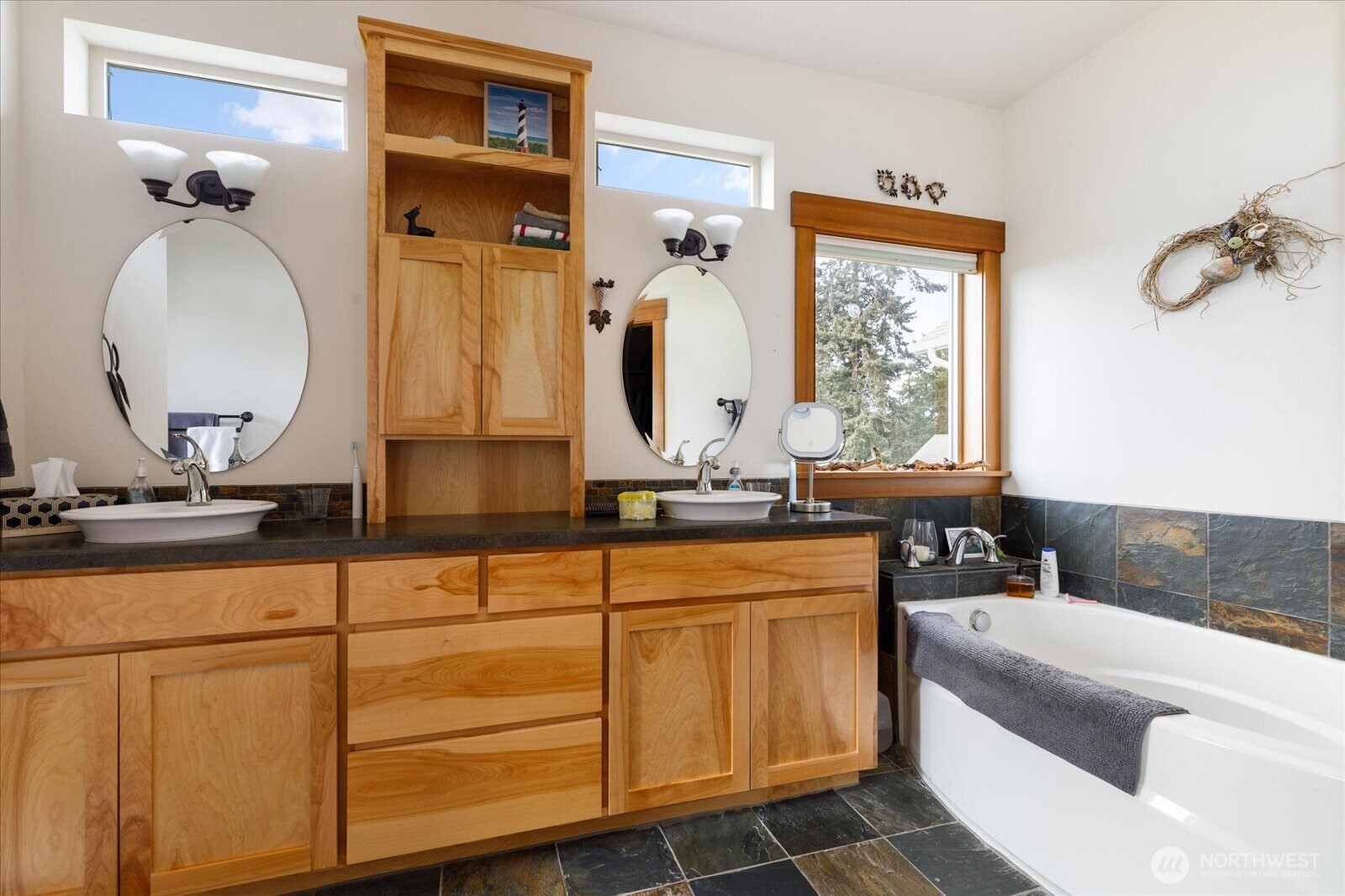 710 Zylstra Road , Coupeville, WA 98239